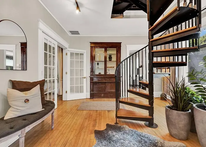 New! Fun & Style Eastside Mke Best Day Townhouse